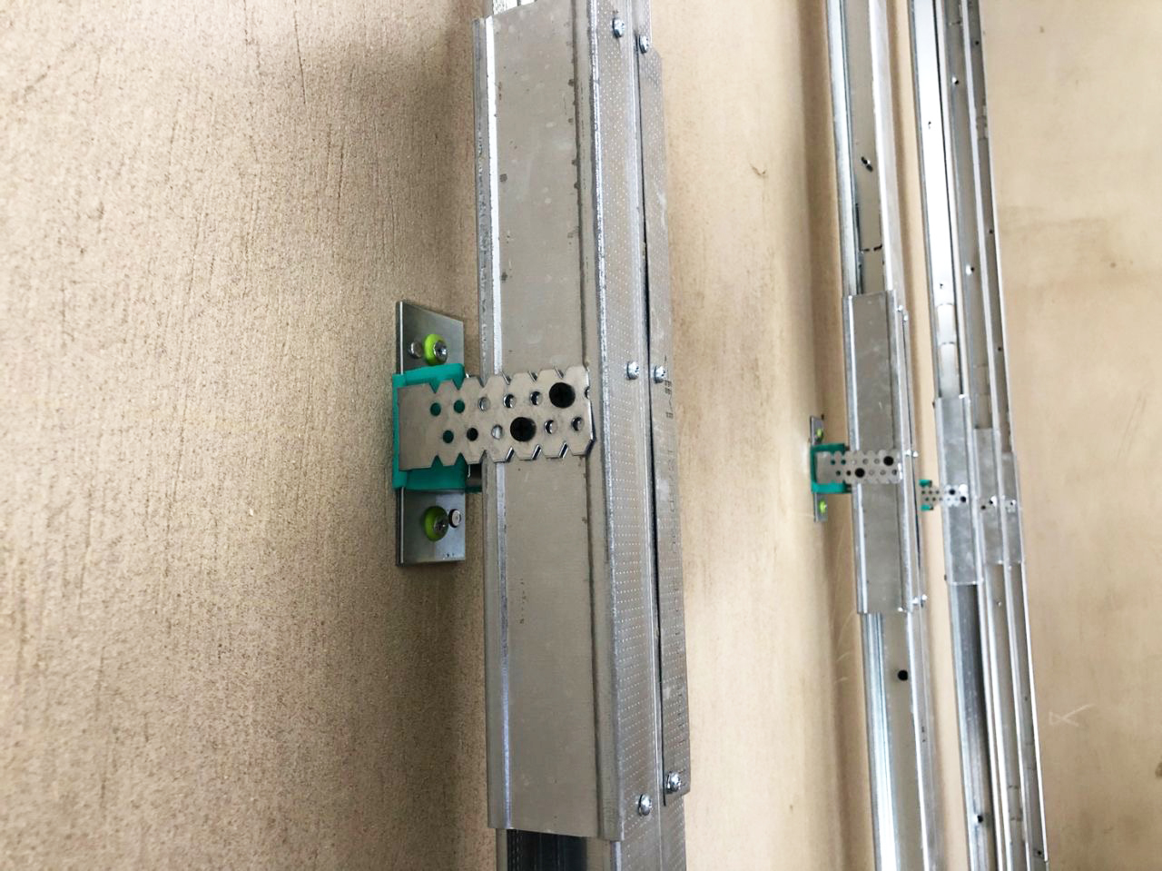 EP-700--Sylomer-Veggbeslag_1