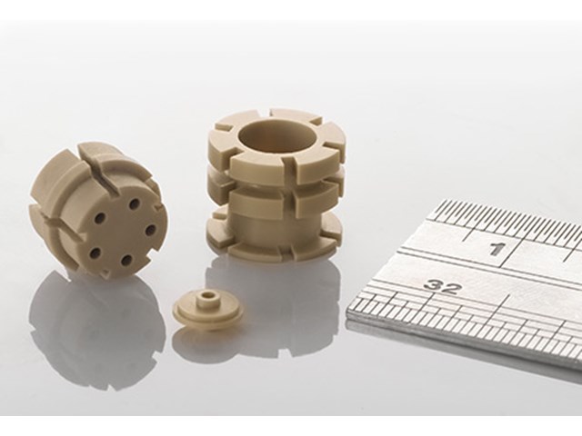 PEEK-PI-Polyimid-High-Tech-plastmaterial_1